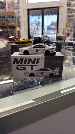 Mini GT SKYLINE