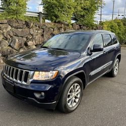 2013 Jeep Grand Cherokee Laredo (Fully Loaded!!! 4WD)