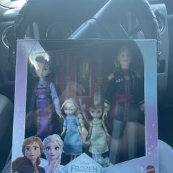 Frozen Dolls 