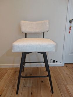 (Only One)Swivel Counter Height Bar Stool with Beige Cushioned Seat(19.88"D x 18.31"W x 37.4"H)
