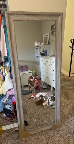 Medium size mirror