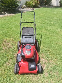 Lawnmower Craftsman Self-Propelled Briggs and Stratton Engine