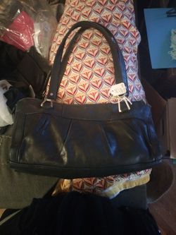 Calvin Klein Black Leather Shoulder Bag – Classic Work or Everyday Purse