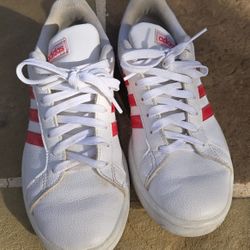 ADIDAS WOMENS SNEAKERS SIZE 7.5