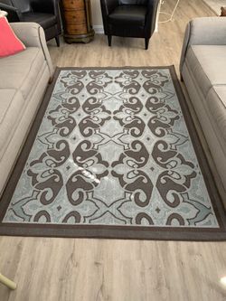 5 X8’ Area Rug
