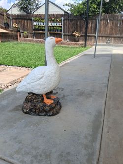 Cement  goose  statue for garden decoration