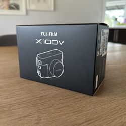 New in box Fuji LC-100V full leather case w strap for X100V and X100VI