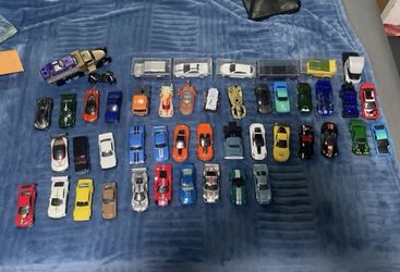 Big Hotwheels Car Lot 