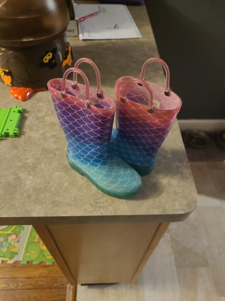 Light Up Kids 7/8 Rainboots