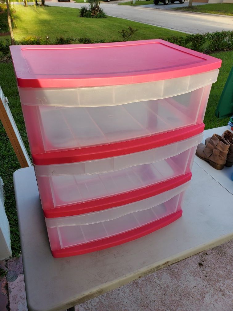 Kids pink storage bin; like new