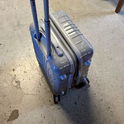 It Luggage Carry On Suitcase Hard Shell