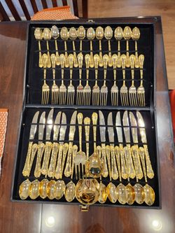 FLATWARE SET ANTIQUE