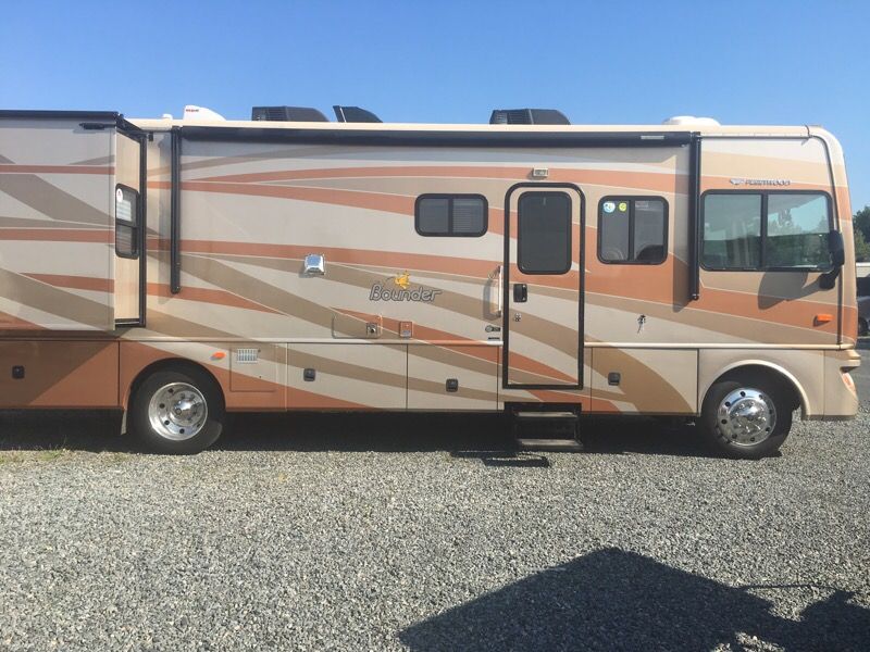 2009 Fleetwood bounder 35h