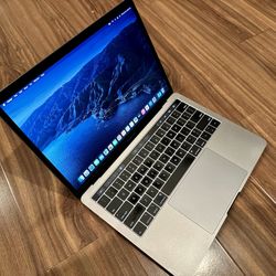 MacBook Pro 2019 13” (inch) - Works Like A Charm 