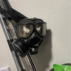  1994 MSA M2 Gas Mask with C2 Filter – Collectible/Display