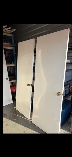 Doors with knobs