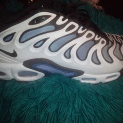 $87.00

StockX
 & more
4.6(396)
<Nike Air Max Plus Drift Hyper Royal Running Sneakers Fd4290-102 Men. 
Nike Air Max Plus Drift Hyper Royal Running Sne