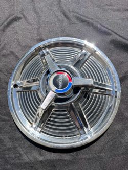 Mustang hub cup only 1