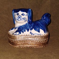 Rare! Vintage Chinese Dog White/Blue Porcelain Trinket Jewelry Box Made In China