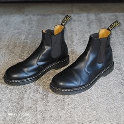 Dr. Doc Martens 2976 Chelsea Black Smooth Leather Unisex Boots 11 M 12 W Ys DM