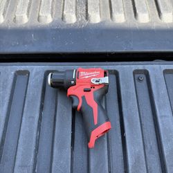 NEW Milwaukee M12 12V Lithium-Ion Brushless Cordless Subcompact 3/8 in. Drill Driver (Tool Only)