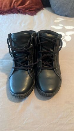 Boots 🥾 Clark’s black size 8 1/2