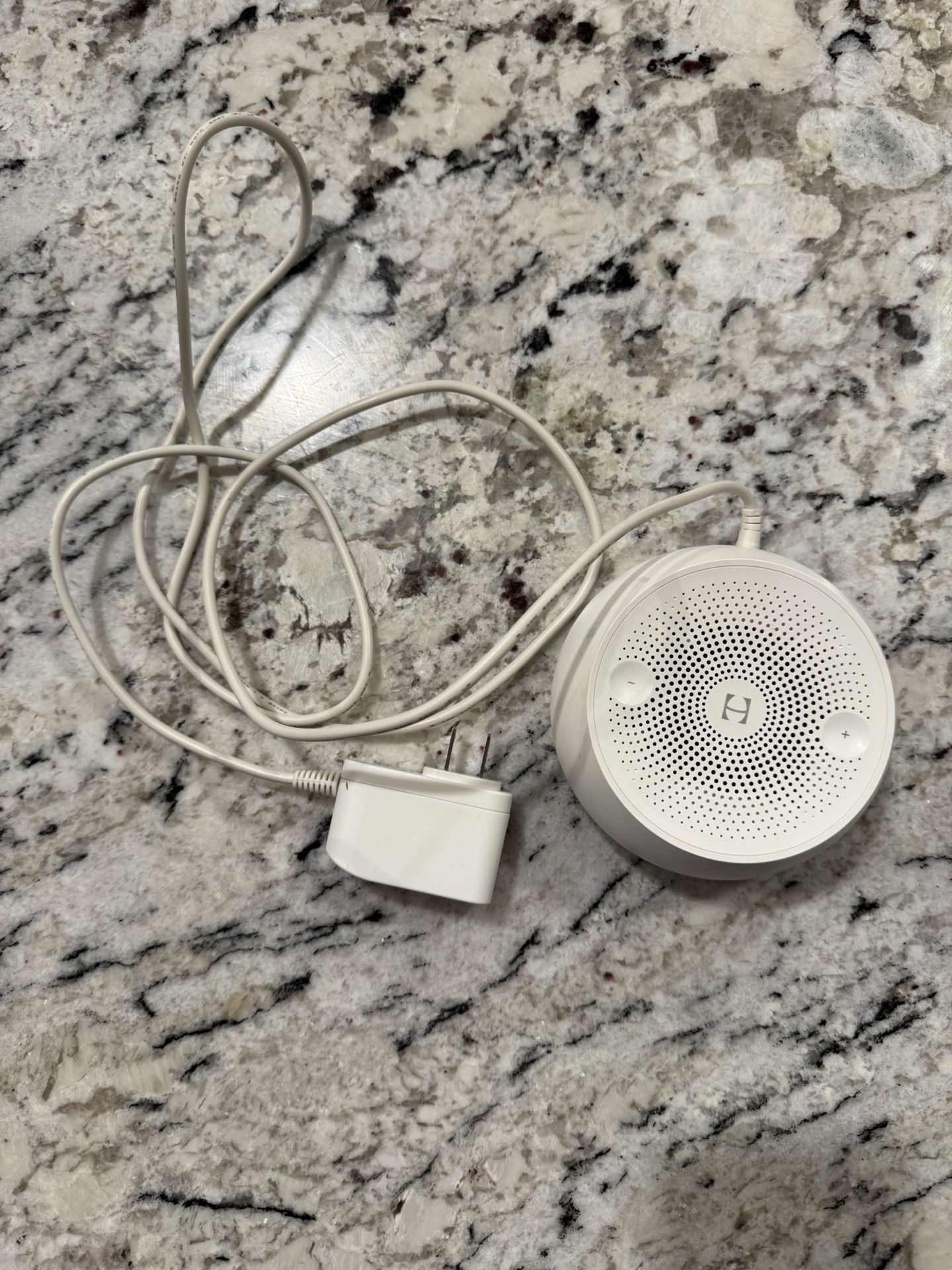 Hatch Rest Mini White Noise Sound Machine