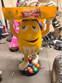 Yellow m&m
