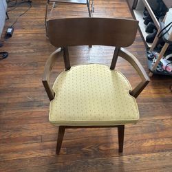 Mid Century Modern Chair 