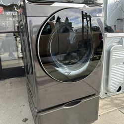 Gas Smart Dryer with 7.5 Cu. Ft. Capacity with Pedestal Samsung