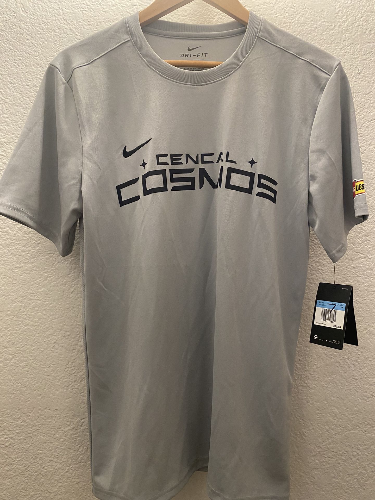 Nike Dry Fit Shirt Size Men’s Medium