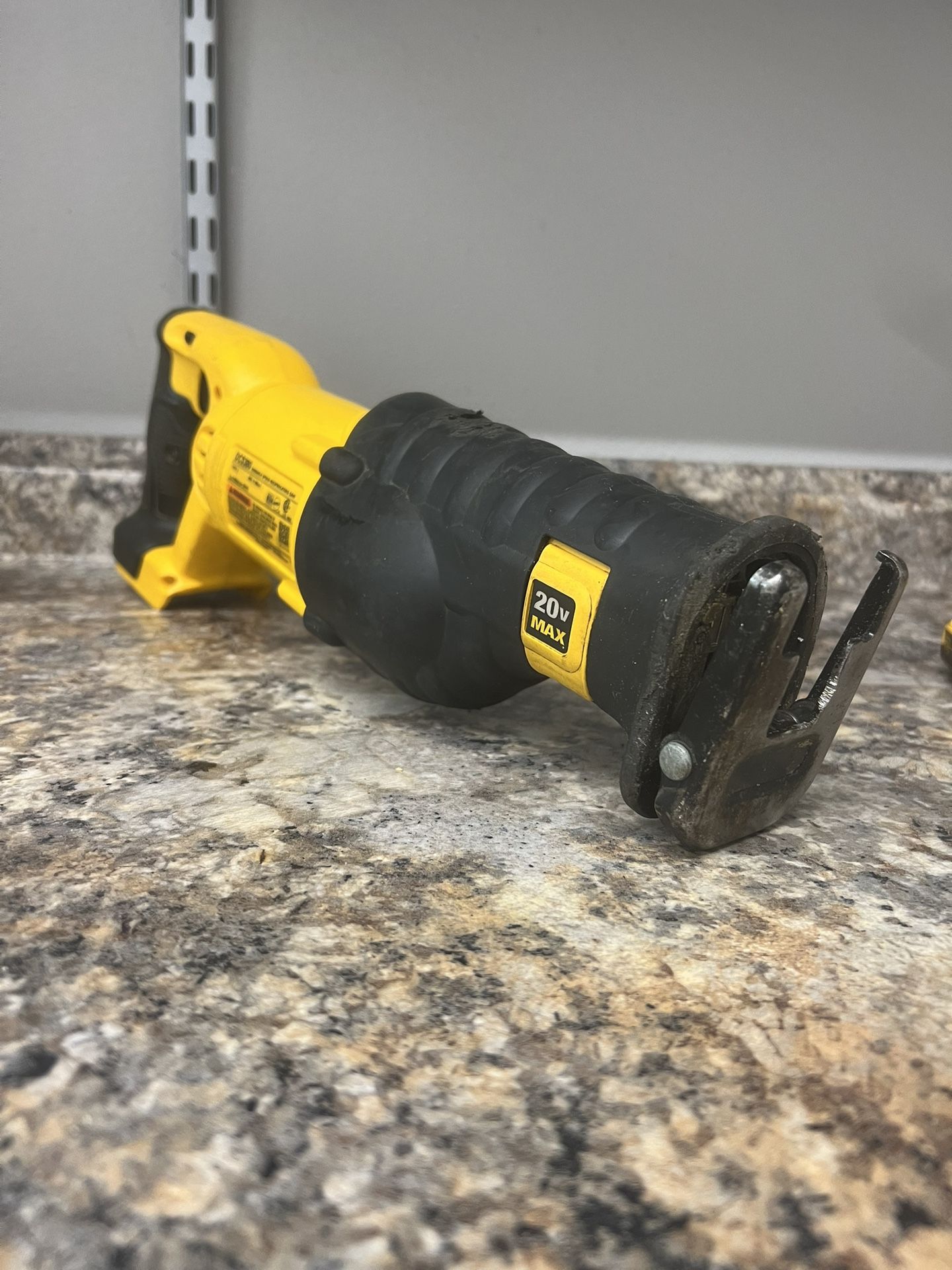 DeWalt Sawzall/reciprocating Saw DCS380
