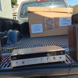 Vintage Zenith Receiver And Speakers