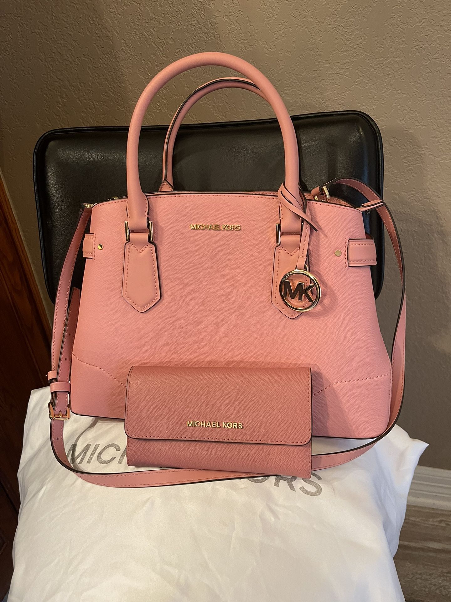 Michael Kors Purse And Wallet 