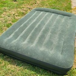 Queen Size Air Mattress With Carry Bag & Pump