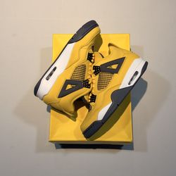 Jordan 4 Lightning Size 10