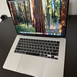MacBook Air 15” M3 Chip 24GB 512GB like new with Apple Warranty 