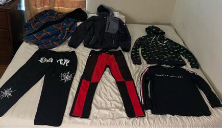 6 pairs of clothes- 3 Sweaters:Medium. 1 Shirt:Medium. 1 Sweatpants:Medium. 1 Jean:30