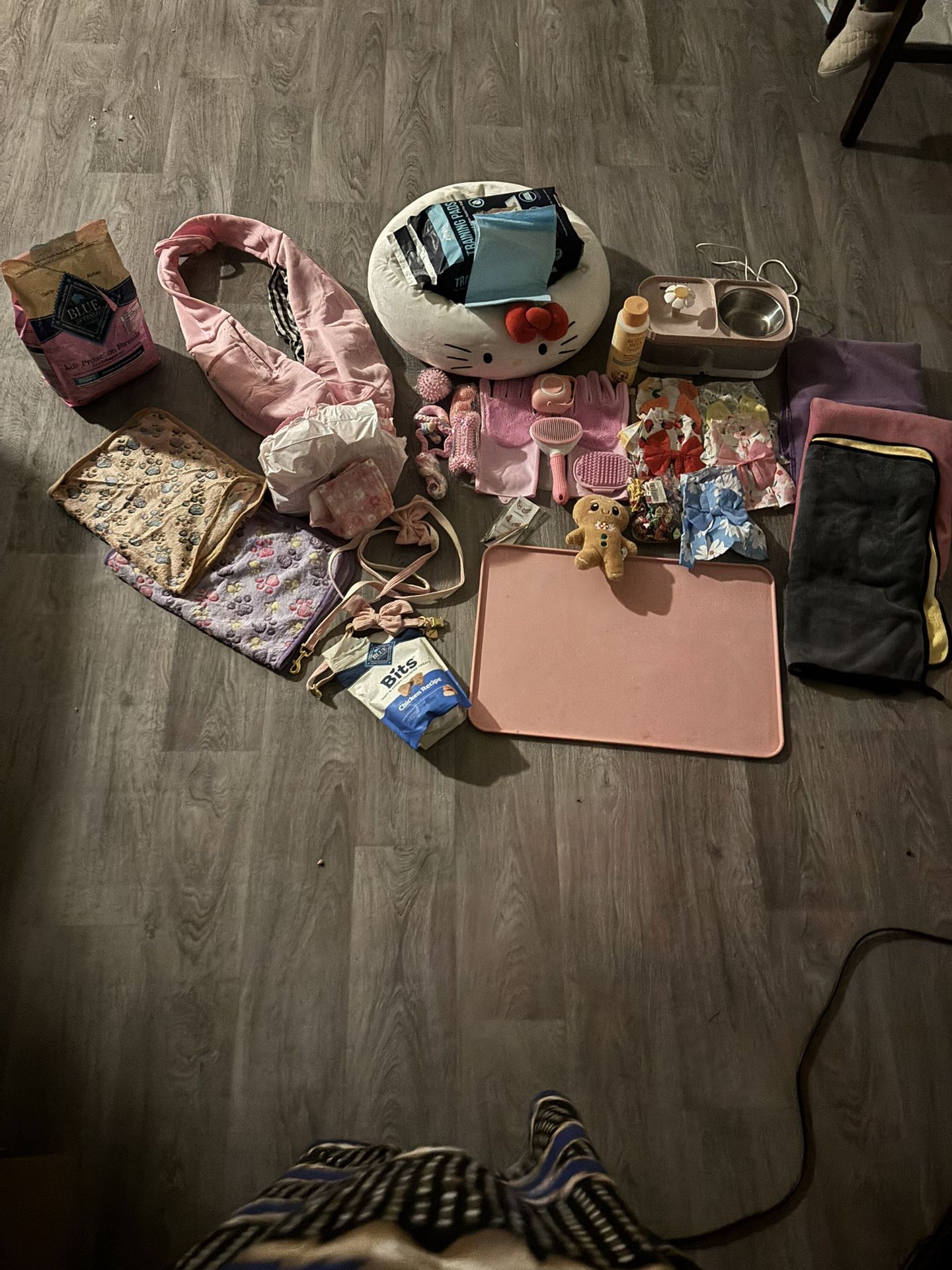 Selling Dog Items . (DOG NOT INCLUDED )!!