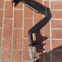 Single Computer Monitor Arm Mount