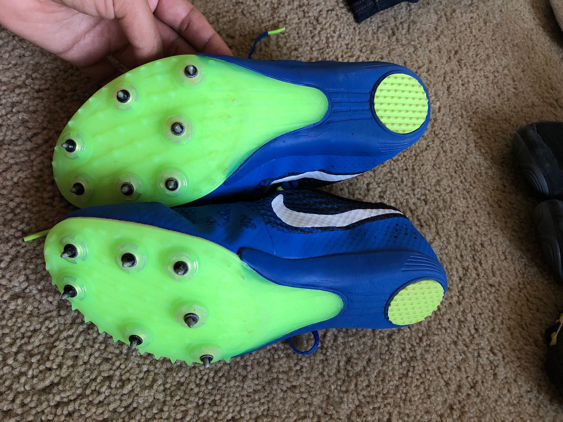 Track shoes