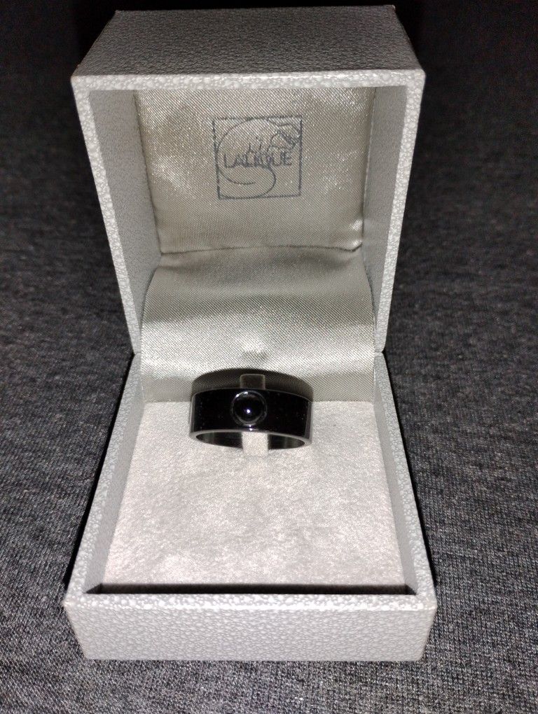 Beautiful Lalique Sterling Silver Ring with Round Cabochon – Discontinued Style