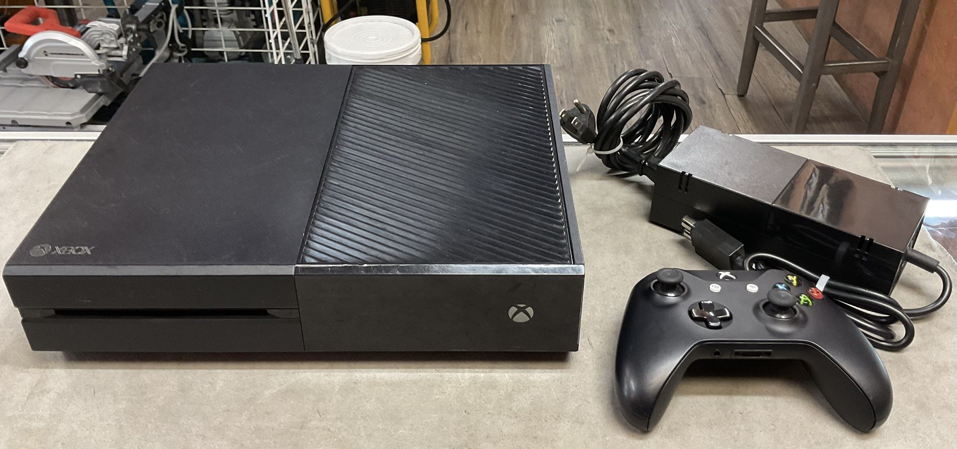 Microsoft Xbox One Console Complete