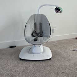 4moms Mamaroo  Baby Swing