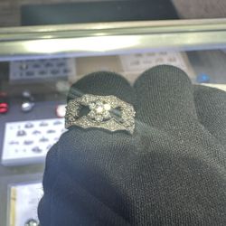 14kt White Gold .40ctw Flower Diamond Ring
