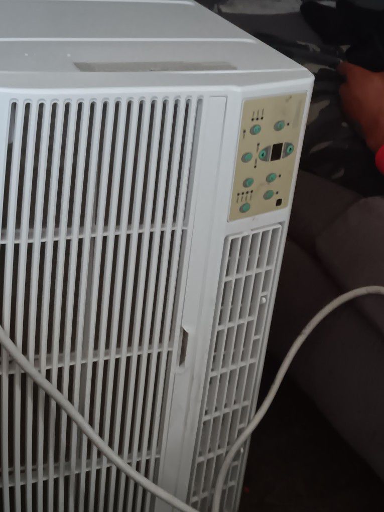 Air Conditioner And Humidifier