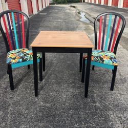Key West Style Table And Chairs