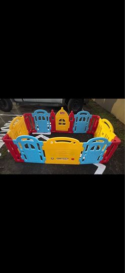 Dwinguler Castle Playpen