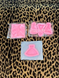 Molds. Fondant. Chocolate. Candy Making