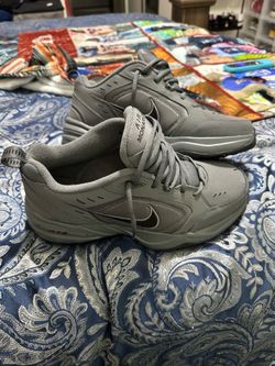 Nike Monarch
